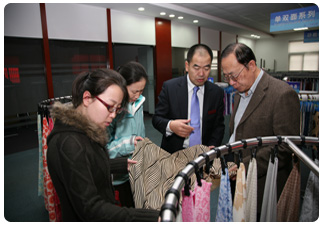 中國針織工業(yè)協(xié)會(huì )名譽(yù)理事長(cháng)王智蒞臨公司指導
